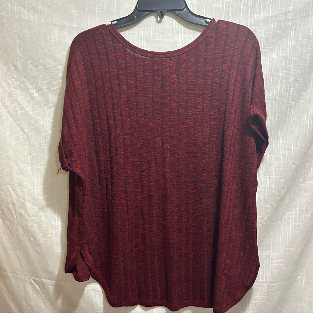 3/$15 Sadie Robertson top M